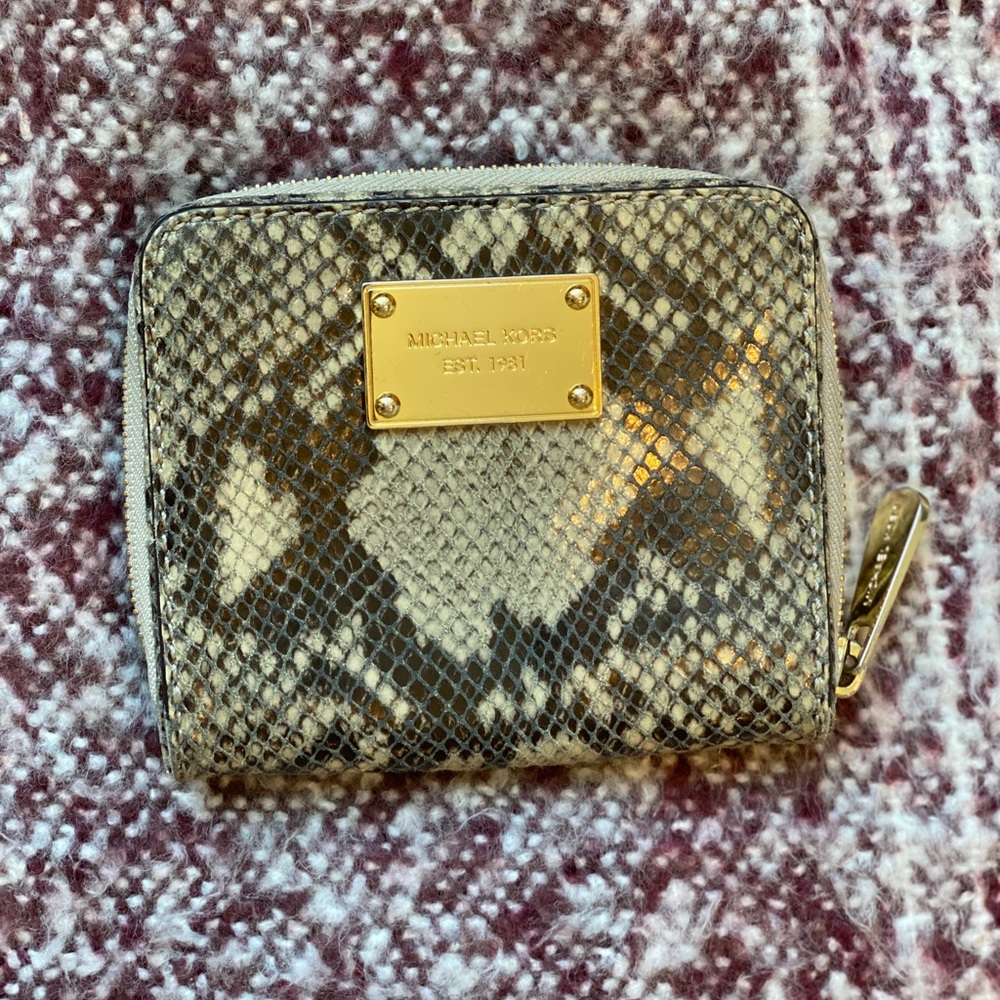 Michael Kors Snakeskin Print Wallet- last chance‼️